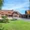 Farmhouse with hills in Comines-Warneton - Warneton