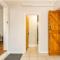 The Hideaway, Family apartment close to the beach.