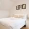 Newly Furnished Aztec House (6 separate beds)