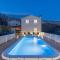 Villa Arbareto with heated swimming pool