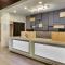 Holiday Inn Express & Suites Waxahachie by IHG