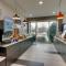 Holiday Inn Express & Suites Waxahachie by IHG