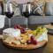 BOURNECOAST - Stylish Flat with BALCONY - SEA VIEWS - 10 MIN WALK TO BEACH - PARKING - WIFI - FM8407