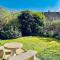 Cotswold Chic Retreats "Jacinabox" Central Chipping Campden-Parking-Garden