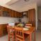 Villa Botzi-The house on the hill