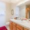 Year-Round Base w/ Balcony & Mtn Views in Driggs!