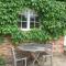 Charming one bedroom cottage