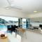 Foto: Beachside Magnetic Harbour Apartments 8/10