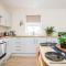 Stunning Modern Spacious 2 bed Flat, Free Parking, Rural - Reading