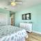 Salty Seahorse - Waterfront! Pet Friendly! Game Room, Pool Table, Beautiful Views - Room for the whole family home