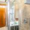 Luni Mare Modern Balcony Flat