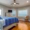 Tidal Wave - Big and Bold Bayfront Beauty! Perfect for the whole family or even a reunion! home