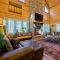 The Nomi Lodge - Sleeps 28 - Gorgeous Rustic Cabin, Centrally Located, Tons of Amenities