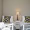 Number 20 - Central, Classic style, Private and Parking