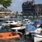 Number 20 - Central, Classic style, Private and Parking - Dartmouth