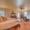 Near Golfing Munds Park Cabin with Deck!