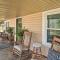 Wine Country Retreat with Fire Pit and Sunroom! - داهلونغا