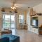 Waters Edge - PRIVATE DOCK! Only two blocks from the bay or the gulf! Plenty of parking for cars or boats home - Дофин-Айленд
