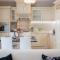 Apt GioAn Novigrad, 500m to Sea, private heated Jacuzzi, BBQ, free parking