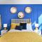 Spacious Designer 2BR Executive Apt, Near Beach & Marina, Central Location - Kent
