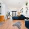 Spacious Designer 2BR Executive Apt, Near Beach & Marina, Central Location - Kent