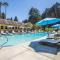 Surrey Resort and Gym - Guerneville