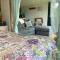 Modern cabin with stunning views & private hot tub