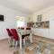 Apartments Amfora - cozy and modern apartments for up to 10 people, 100m from the sea and beach