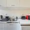 Quiet and Central 2BR APT, By TimeCooler - Lisabon