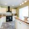 Private Parking, Garden, En-suite, 5 Rooms