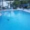 JUNGLE TO BEACH 4 R 3 BR Family and Pet Heated pool N Airport N Beach N Hard Rock - Форт-Лодердейл