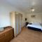 6 Bedroom House For Corporate Stays in Corby Suitable for Nightshift Workers - Great Oakley