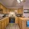 Dock and Lake Ozark Access Pet-Friendly Retreat - بحيرة أوزارك