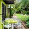 Cottonwood Cottage - Couples 'pet friendly' retro escape - Mudjimba