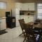 Casa en Gregg -Exquisite 2-bedroom self catering unit - 1 car parking space