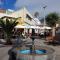 THE POPPIES Guest House - 100m Ocean - Private Spaces