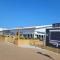 LUXURY CARAVAN 10 mins TO BEACH