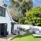 luxury 2 bed cosy cottage with hot tub and childrens play area hambrook Bristol - 布里斯托