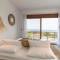 Luxury NissoVilla with Private Pool & Sea Views - 科林比亚