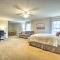 Delightful Tipp City Unit with Covered Patio!