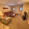Spacious private home, ski views, pool table, ping-pong, privacy, steps to Mt Wash Hotel