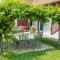 Landhaus Bender Ferienwohnung mit Terrasse und Garten