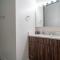 McCormick Place Luxurious and Spacious 3BR in Downtown Chicago with Optional Parking Sleeps 10 guests