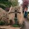 Cotswold apartment with private parking!