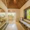 Istana Semer - Balinese Style Private Event Villa, with Large Pool, Gardens and Cook - Near to Canggu & Seminyak