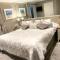 Ayrs and Graces - Luxury Bed and Breakfast