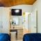 3 Bedroom Lakeview Lodge - Ensuite & Balcony Deck