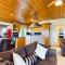 3 Bedroom Lakeview Lodge - Ensuite & Balcony Deck