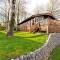 3 Bedroom Lakeview Lodge - Ensuite & Balcony Deck