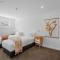 Winona of Wanaka - Luxury Lakefront Apartment